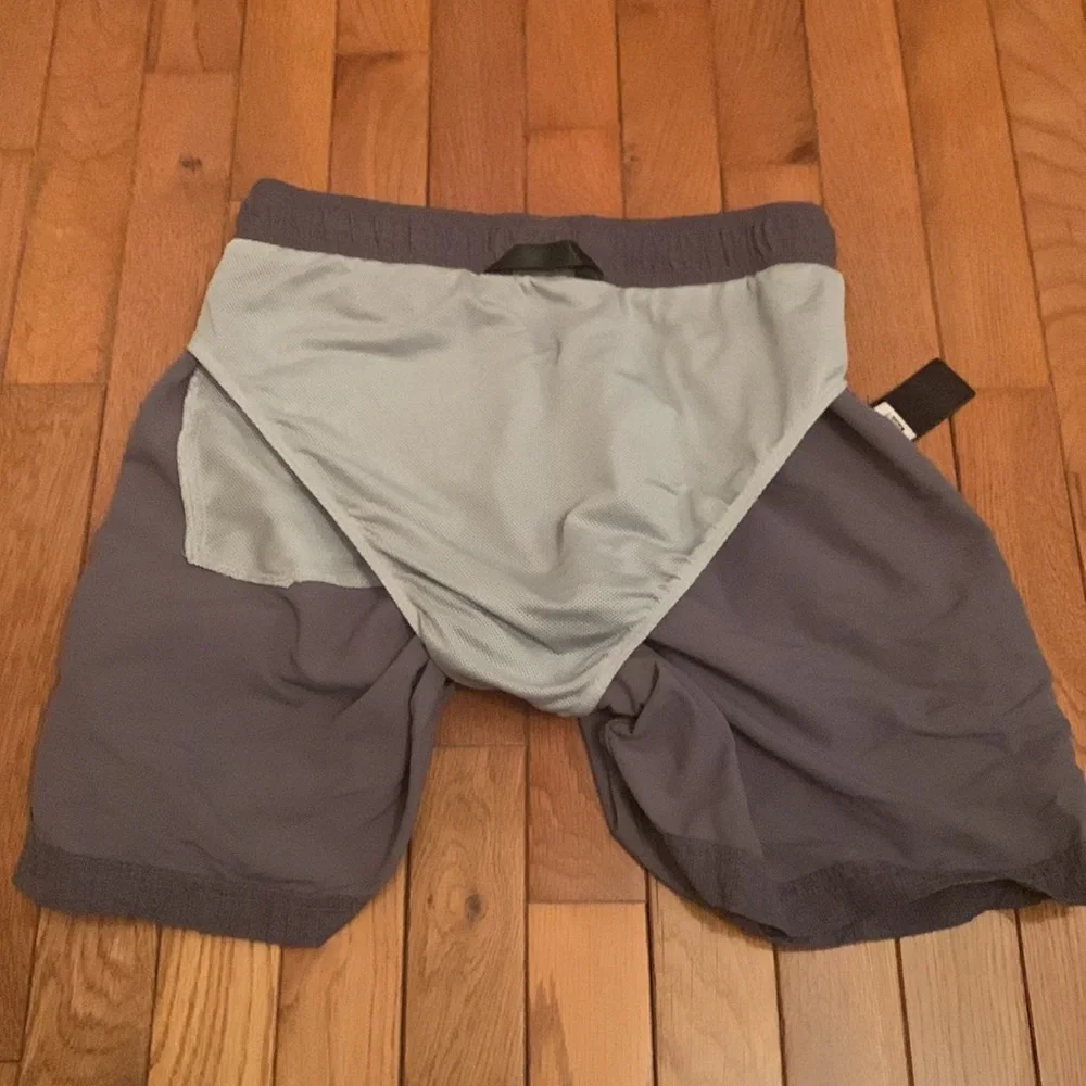 The North Face Quick Dry Shorts (Gray)